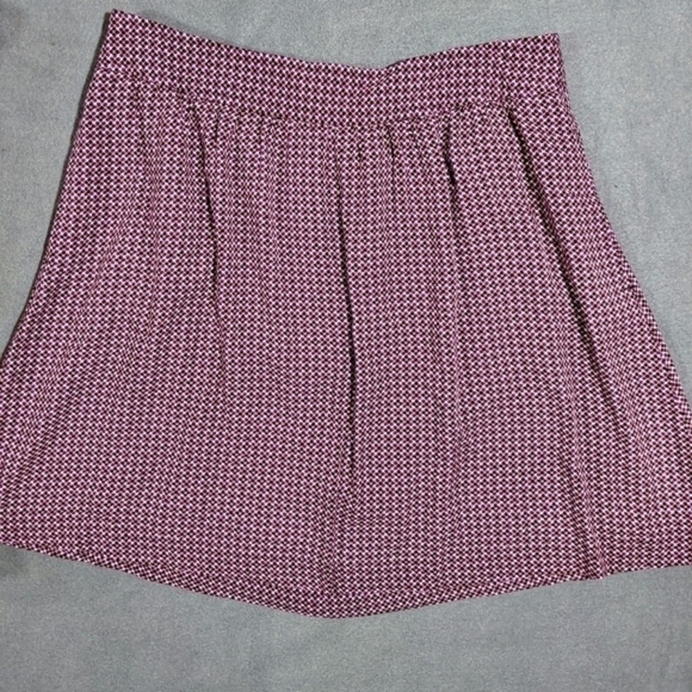 Women's Gap size 6 plaid mini skirt Rayon shell polyester lined